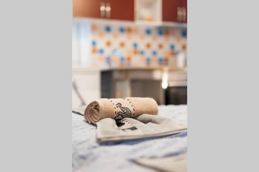 11 Steps From The Center, Lovely Studio Apartment Tirana